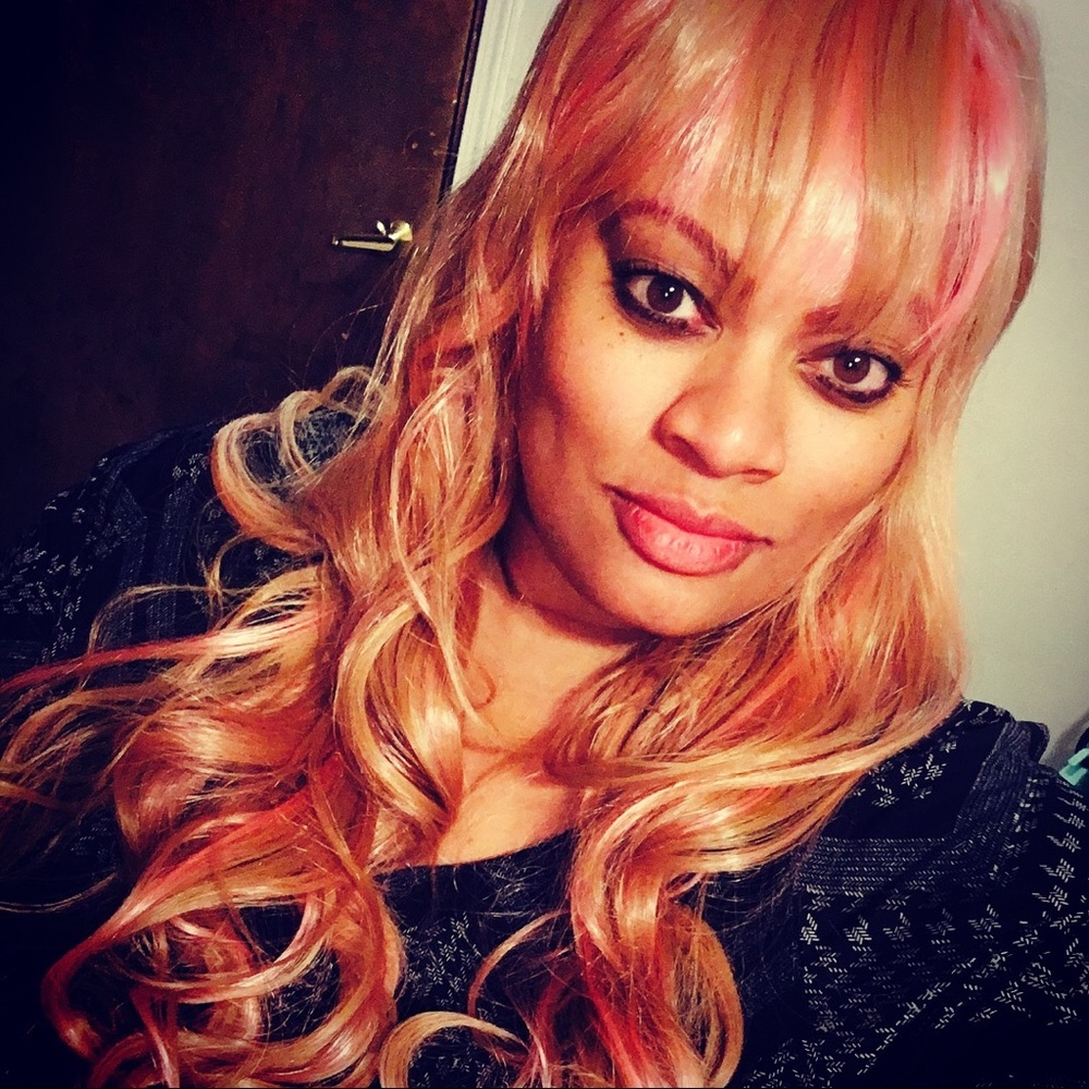 Rose Gold Wig - Picture 3 of 5